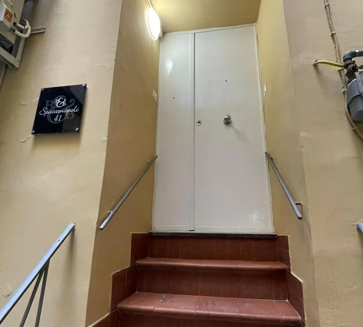 Spaccanapoli 41 0*, Naples Italy