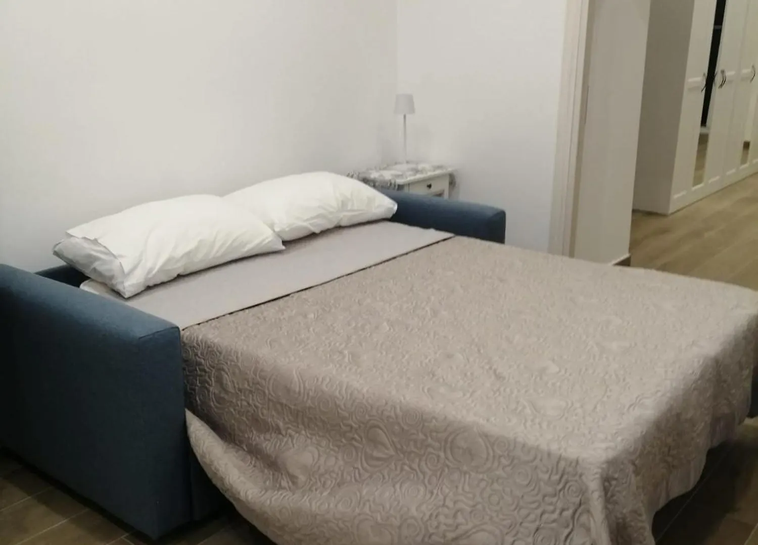 Spaccanapoli 41 0*, Naples Italy